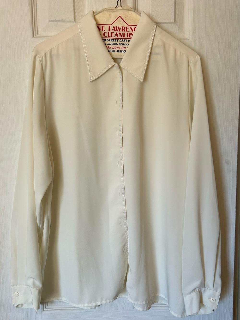 Vintage Northern Traditions Cream Button-Down Blouse with Decorative Stitching